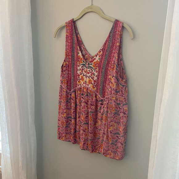 Boutique pink floral top Size Medium - Picture 4 of 7